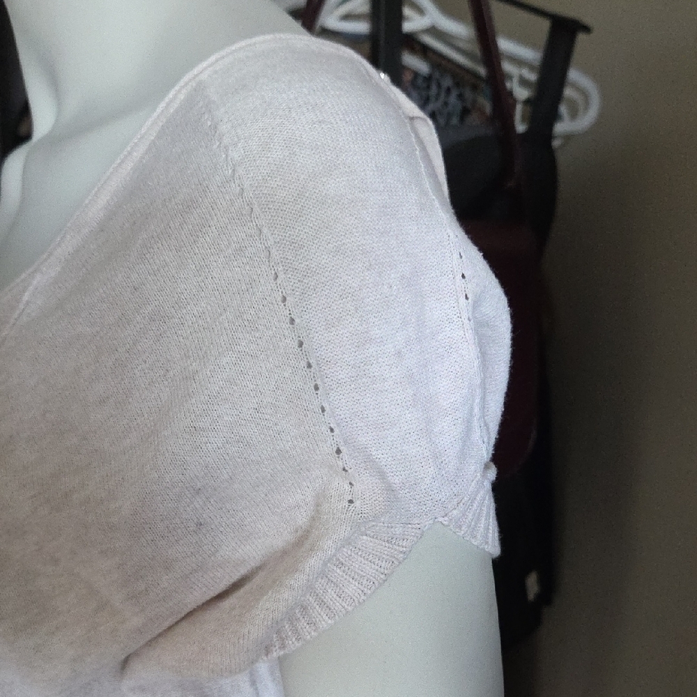 Guess Cream Crew Neck Knit Batwing Cap Sleeve Light Sweater w Back Cinching Tie - Picture 5 of 9